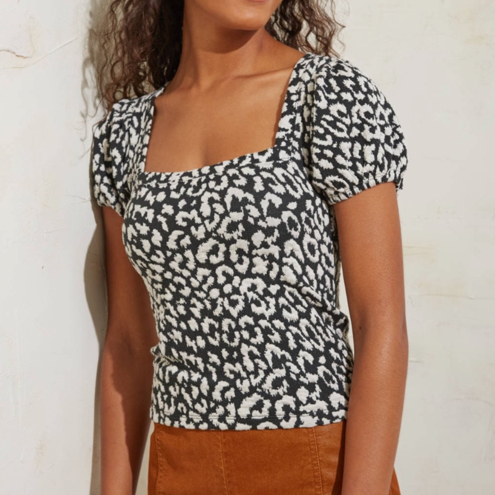 FREE PEOPLE No Type Puff Sleeve Leopard Print